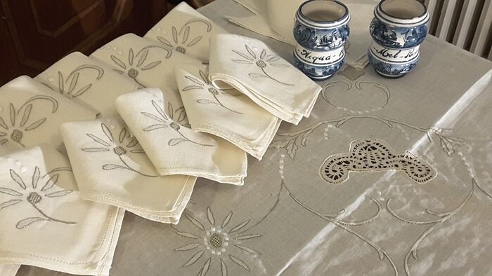 tablecloth with napkins - 250 x 165 cm (25) - fine woven fabric - 21st century