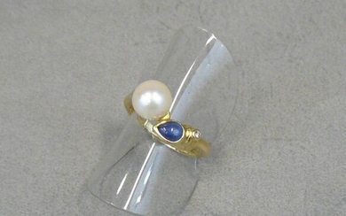 A yellow gold (eagle) ring with a 7mm cultured pearl,...