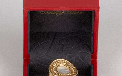 Carrera Y Carrera original gold ring with mother-of-pearl
