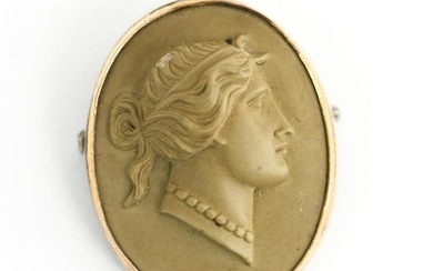 14K GOLD LAVA CAMEO BROOCH OF WOMAN
