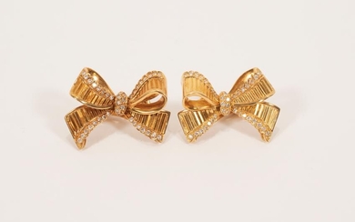 18KT YELLOW GOLD AND DIAMOND BOW FORM EARRINGS