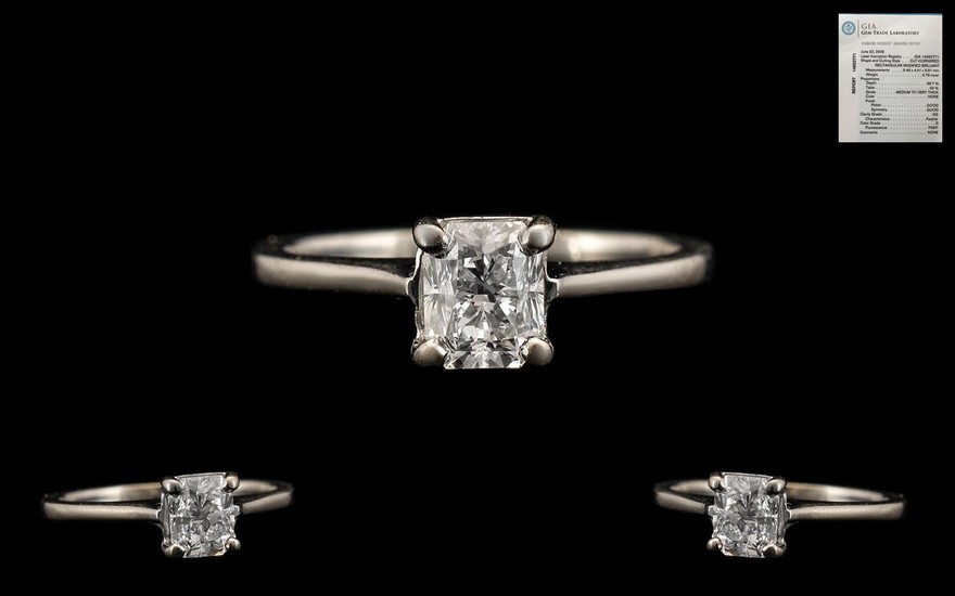 18ct White Gold - Superb Quality Single Stone Diamond Ring. ...