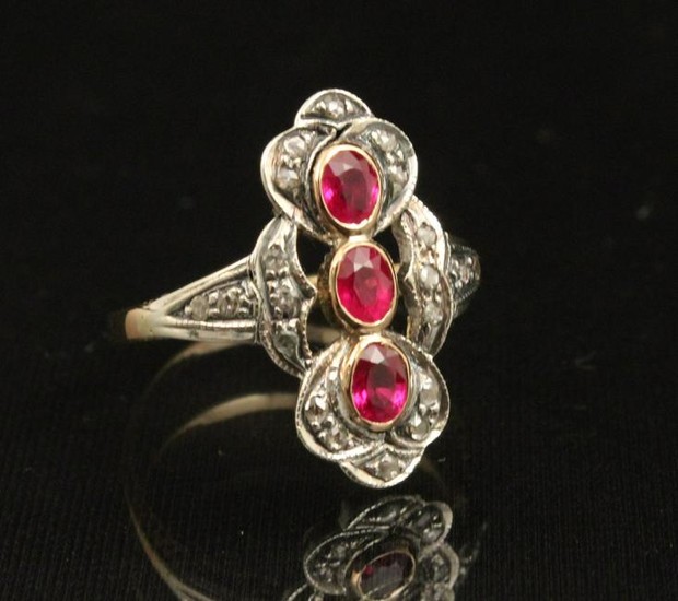 18k Diamond and ruby ring