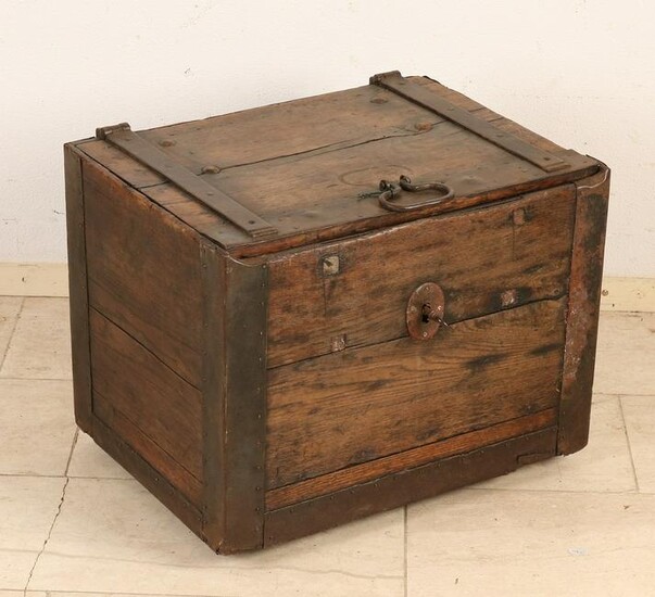 18th century oak cash box with large lock and double