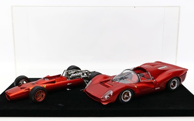 2 Modellautos "Ferrari 158" und "Ferrari 330 P4".