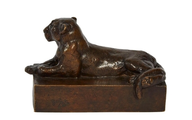 208 Georges Lucien GUYOT (1885-1973) Panthère couchée Sculpture en bronze à patine brune nuancée, fonte...