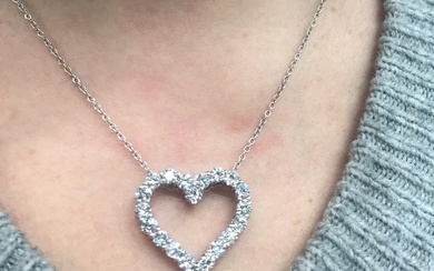 3.77 Carat Diamonds Gold Heart Pendant Necklace