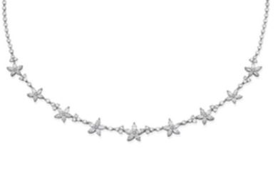 A diamond flowerhead necklace
