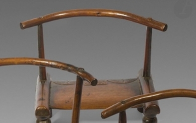 Une ancienne et belle chaise d’homme à décors grav…