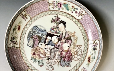 A BEAUTIFUL CHINESE ANTIQUE PORCELAIN PLATE. 19C