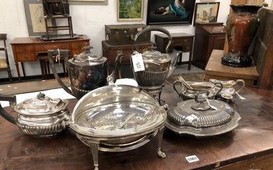 A COLLECTION OF ELKINGTON AND CO AND OTHER SILVER PLATED WARES TO INCLUDE A KETTLE AND BURNER STAND