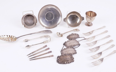 A COLLECTION OF SILVER AND SILVER MOUNTED WARES (13)