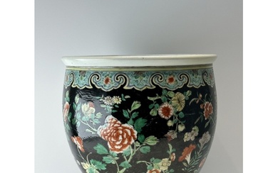 A Chinese Famille Rose jar, 19TH/20TH Century Pr. Size:(Mou...