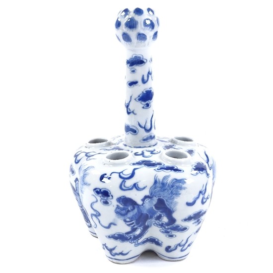 A Chinese blue and white porcelain multi-stem garlic-neck tu...