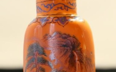 A GLASS SNUFF BOTTLE WITH PAINTING