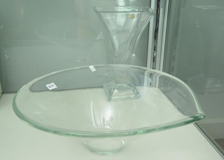 A LARGE MODERN LEAF FORMED CENTER BOWL DIA.40CM AND A BOHEMIA GLASS VASE