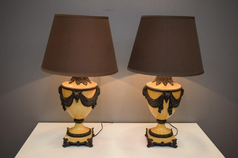 A PAIR OF CLASSICAL STYLE LAMPS WITH CRACKLE EFFECT AND SILK SHADES (81 CM H)