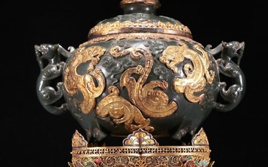 A Precious Jasper 'Dragon' Jar With A Gilt-Silver Blueing Stand