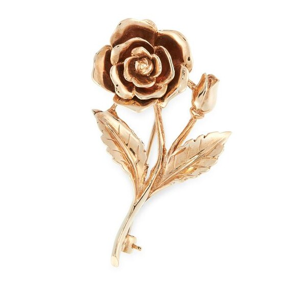 A ROSE BROOCH in 9ct yellow gold, designed as a rose