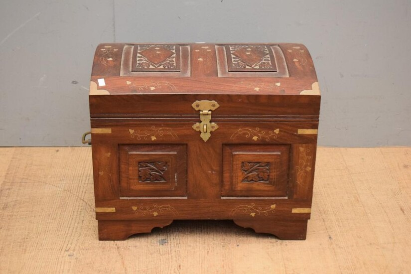 A SMALL BRASS INLAID CHEST (38H X 46W X 36D CM)