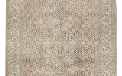A Tabriz rug, Persia. Medallion design. 21st century. 208×150 cm.