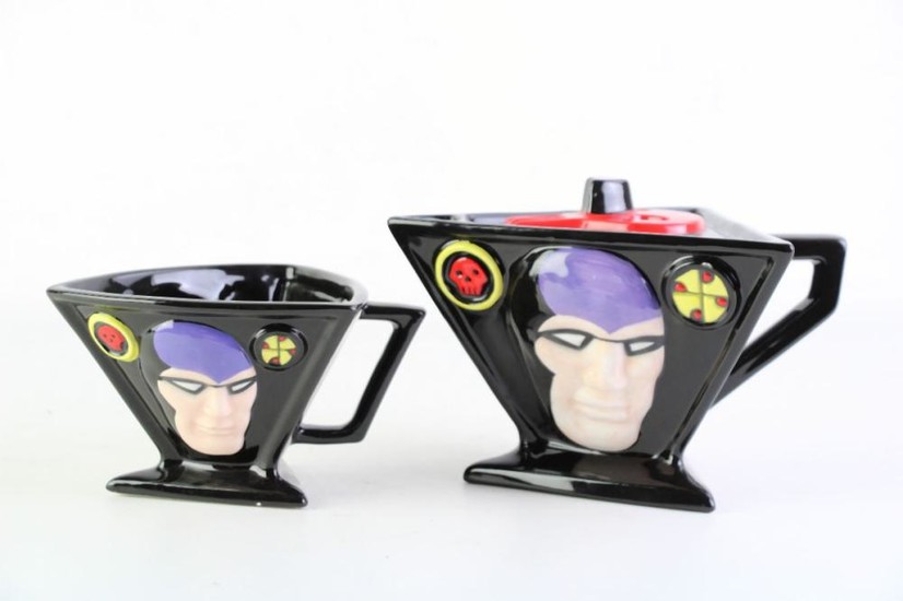 A Triangular Form Phantom Teapot (H14cm) and Mug (H8.5cm) by Saknsen