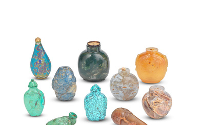 A VARIED GROUP OF SNUFF BOTTLES AND CARVINGS 19th/20th century