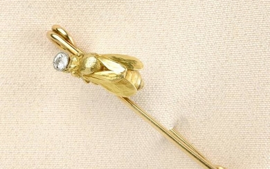 A late Victorian 18ct gold diamond bee brooch.Estimated