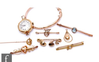 A parcel lot of assorted 9ct jewellery to include a bangle, ...