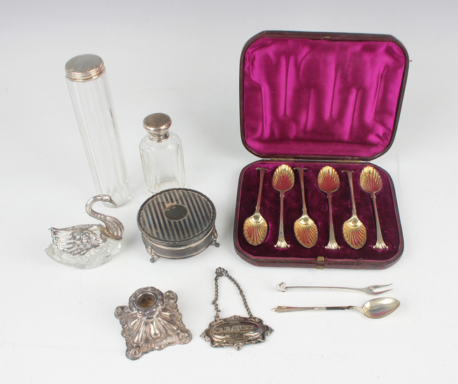A set of six late Victorian silver gilt Onslow pattern teaspoons, London 1880 by Daniel & Charle