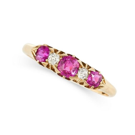 AN ANTIQUE BURMESE RUBY AND DIAMOND RING in 18ct yellow
