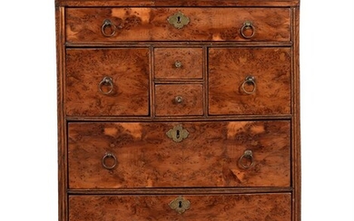 AN UNUSUAL WILLIAM III YEW WOOD AND OAK CHEST OF DRAWERS, CIRCA 1700