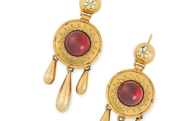 ANTIQUE GARNET SUITE comprising of a pair of earrings
