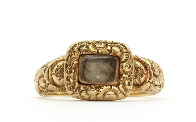 An early Victorian gold memorial ring