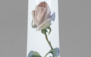 Art Nouveau stongen vase, Royal C