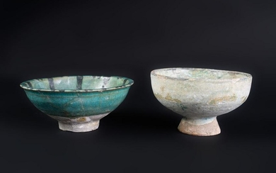 Arte Islamica Two turquoise glazed pottery bowlsIran