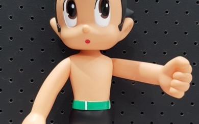 Astro-Boy Toy by Tezuka Productions (H: 29, W: 16, D: 9cm)