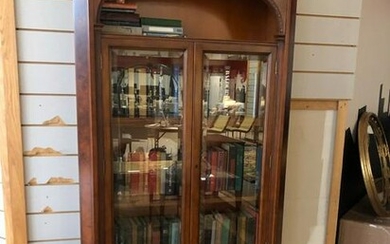 BOOKCASES (TOP AND BOTTOM) Lot/2