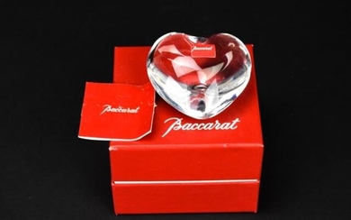 Baccarat Crystal Heart Paperweight w Original Box
