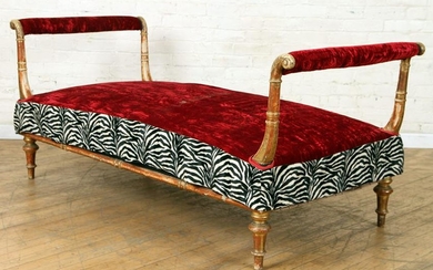 CARVED GILT WOOD ITALIAN BENCH OR DAY BED C.1900