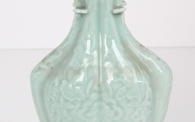 CHINE, XXE SIECLE Vase pique-fleurs en porcelaine... - Lot 108 - Osenat