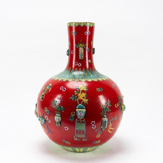 CHINESE RED GROUND PRECIOUS OBJECTS BOTTLE VASE