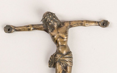 CHRIST en bronze, pieds superposés, périzonium noué à droite. Epoque XVIème - XVIIème siècle. H....