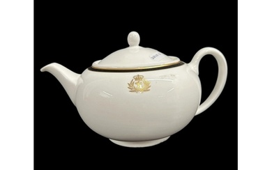 CUNARD: Queen Elizabeth 2 Queen's Grill Wedgwood teapot. 5i...