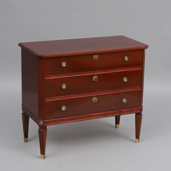 Chest of drawers, mahogany veneer, Gustavian style, 20th century.