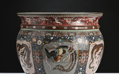 Chine, important cache-pot en bronze émaillé République vers 1905 H : 37- Diam : 43...