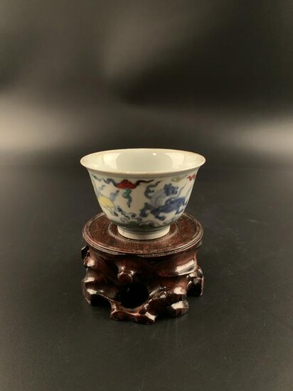 Chinese Duocai Tea Cup with Chenghua Mark