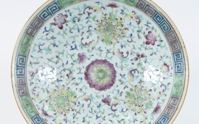 Chinese plate with decoration of flowers, famille rose, 19th century