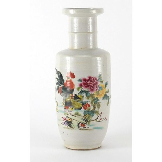 Chinese porcelain vase, decorated with cockerels and