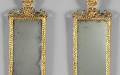 Coppia di apliques Luigi XVI in legno intagliato